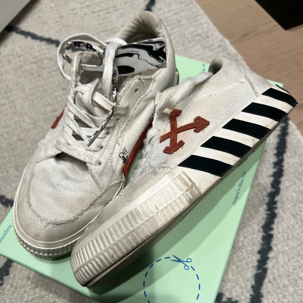 Off-white low vulcanized white 37 sneakers